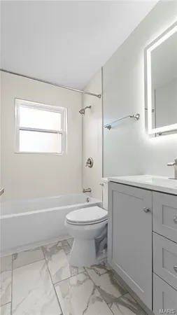 $159,900 | 7331 Wayne Avenue, University City, MO 63130