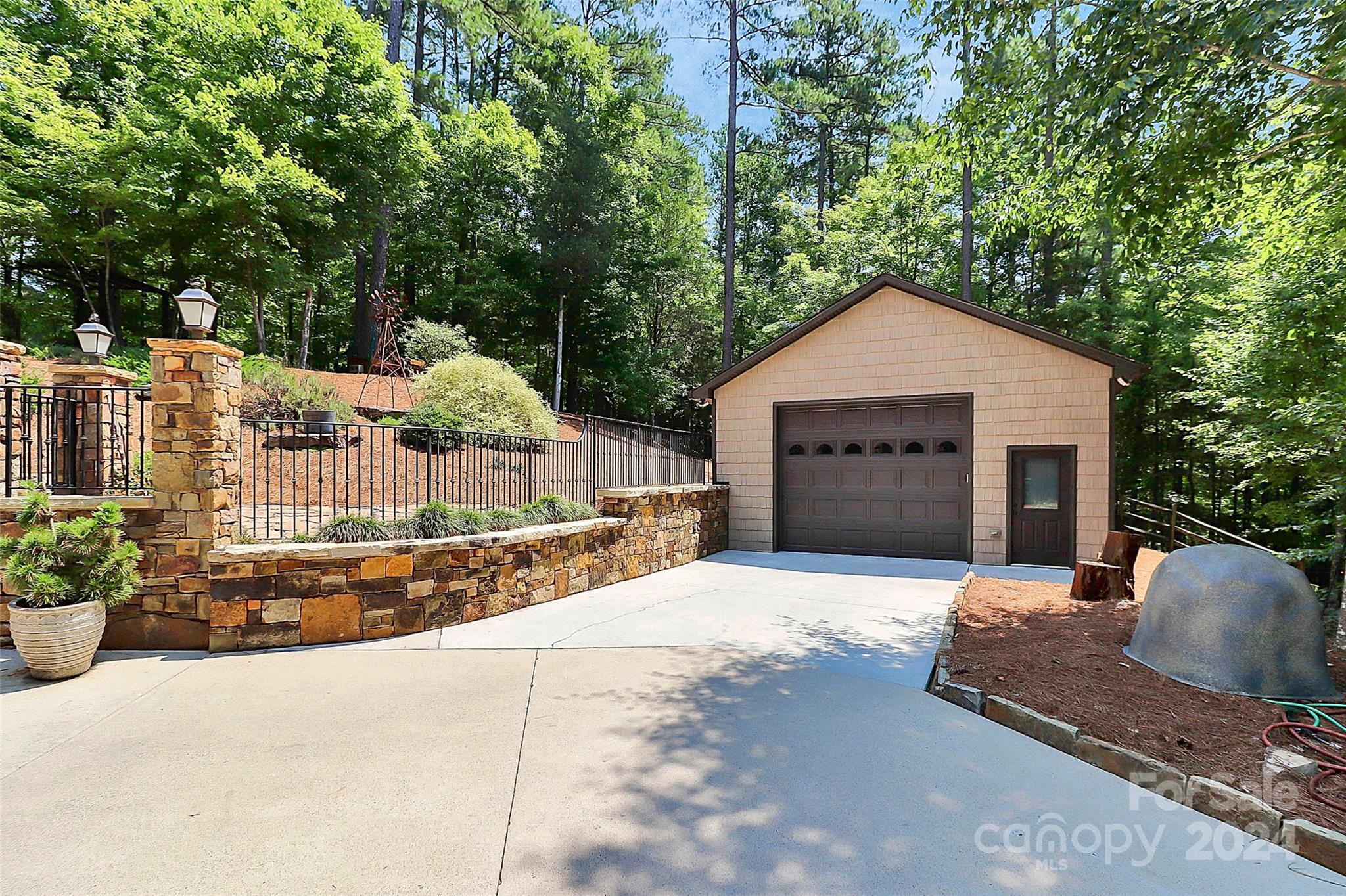 1601 Suther Road Concord, NC 28025 - Photo 5 of 47 Gallery Image 5
