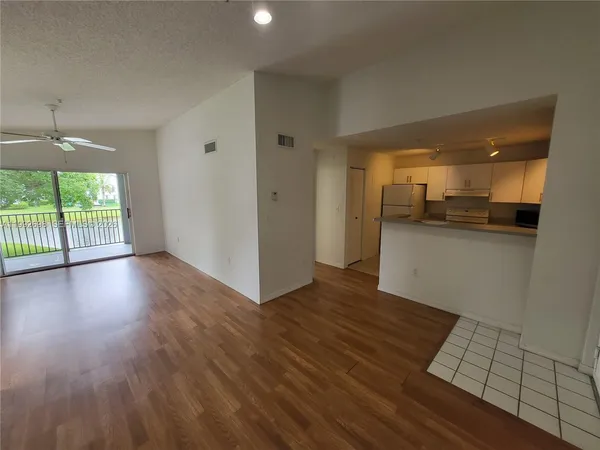 $2,200 | 4500 Northwest 107th Avenue, Unit 2019, Doral, FL 33178