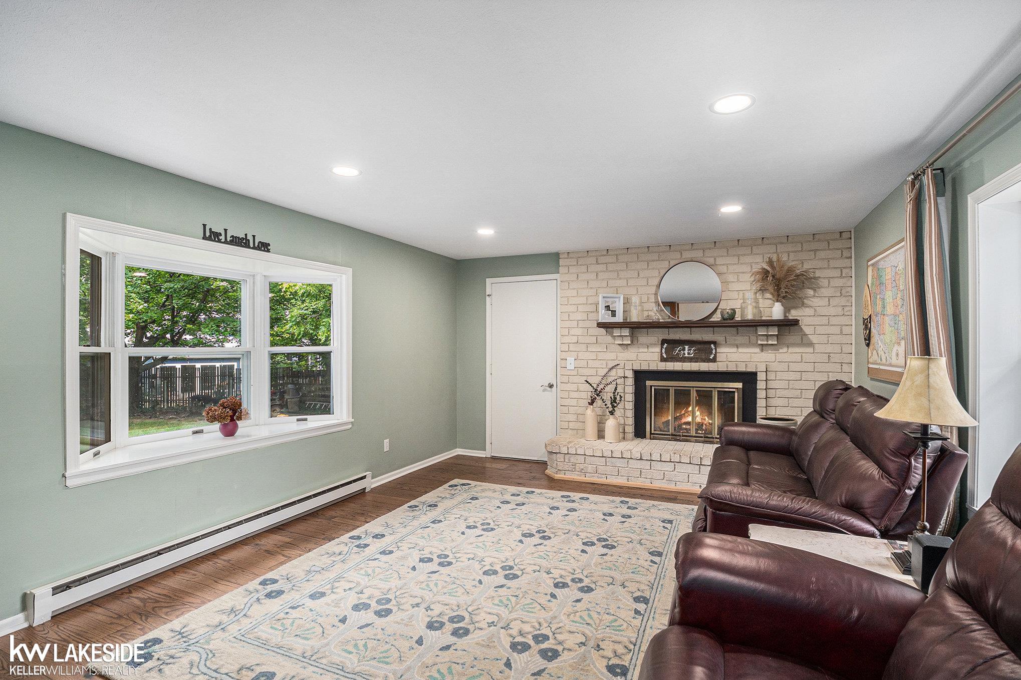 606 Robin Road Ann Arbor, MI 48103 - Photo 11 of 23 50152672-7c473f1c-1d30-4acc-883b-feccfa062947.JPG