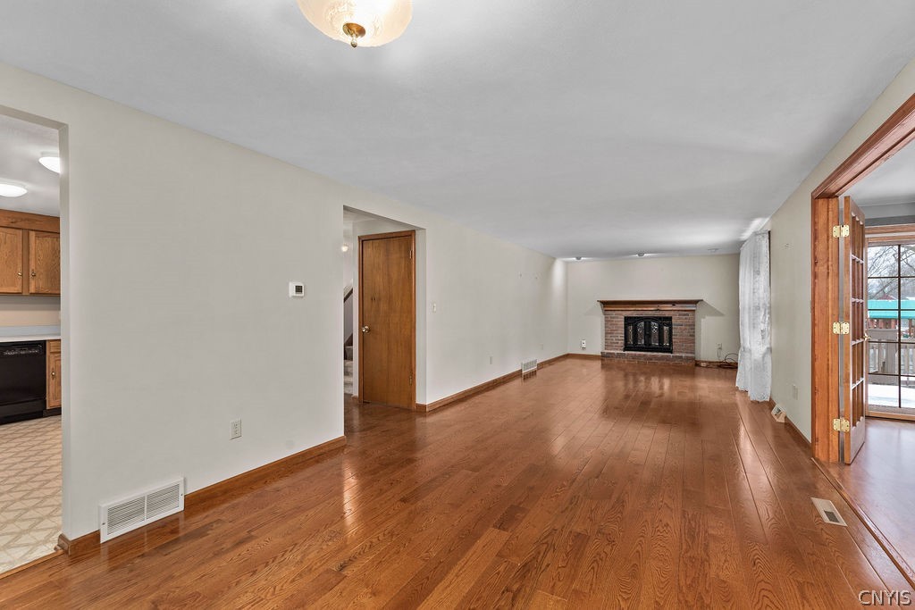 4271 Montezuma Course Clay, NY 13090 - Photo 12 of 26