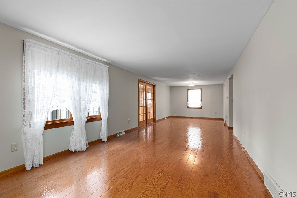 4271 Montezuma Course Clay, NY 13090 - Photo 13 of 26