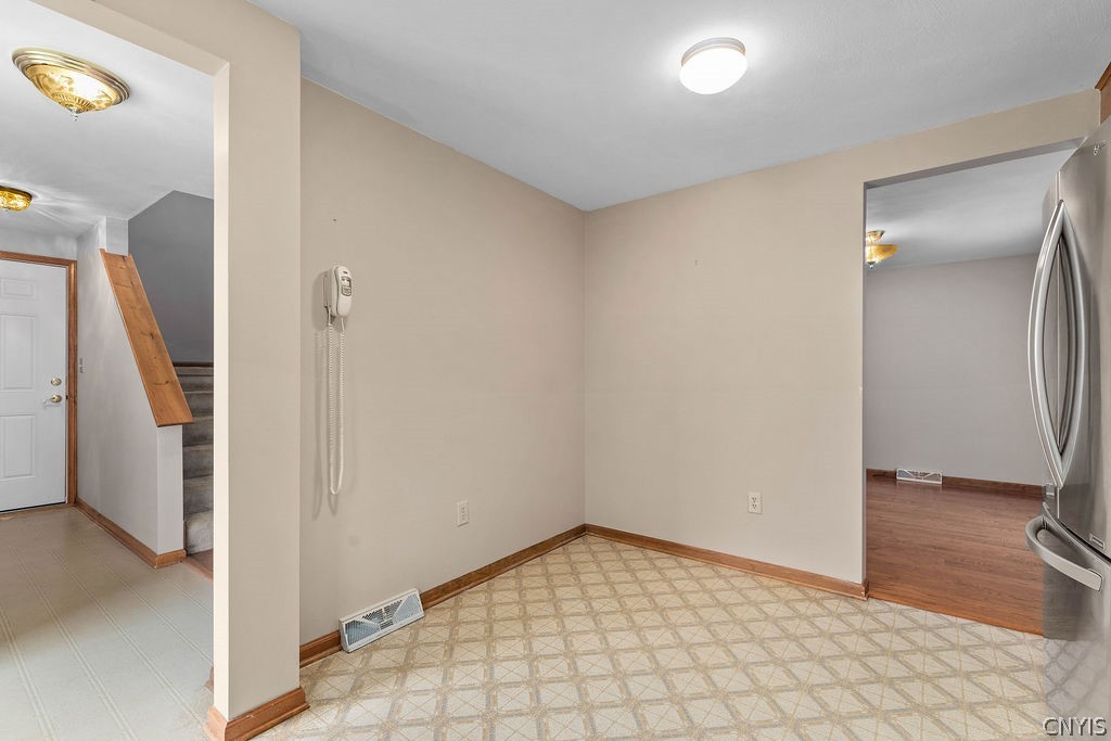 4271 Montezuma Course Clay, NY 13090 - Photo 8 of 26