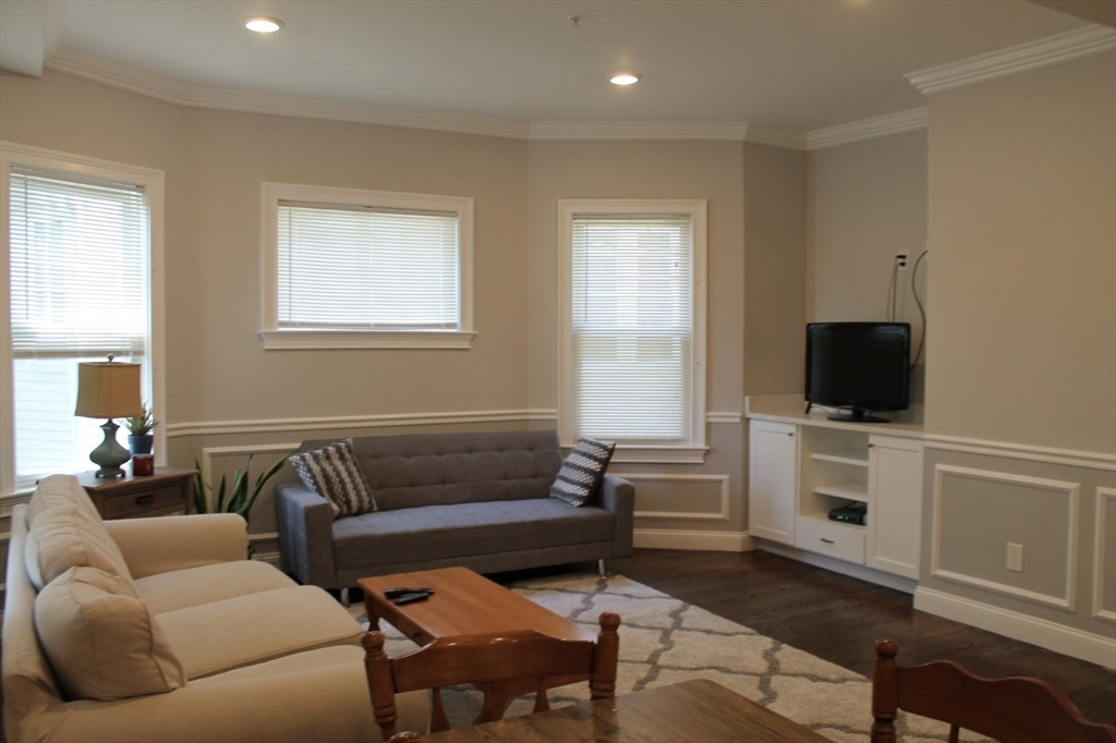 34 Circuit Street, Unit 1 Boston, MA 02119 - Photo 4 of 13