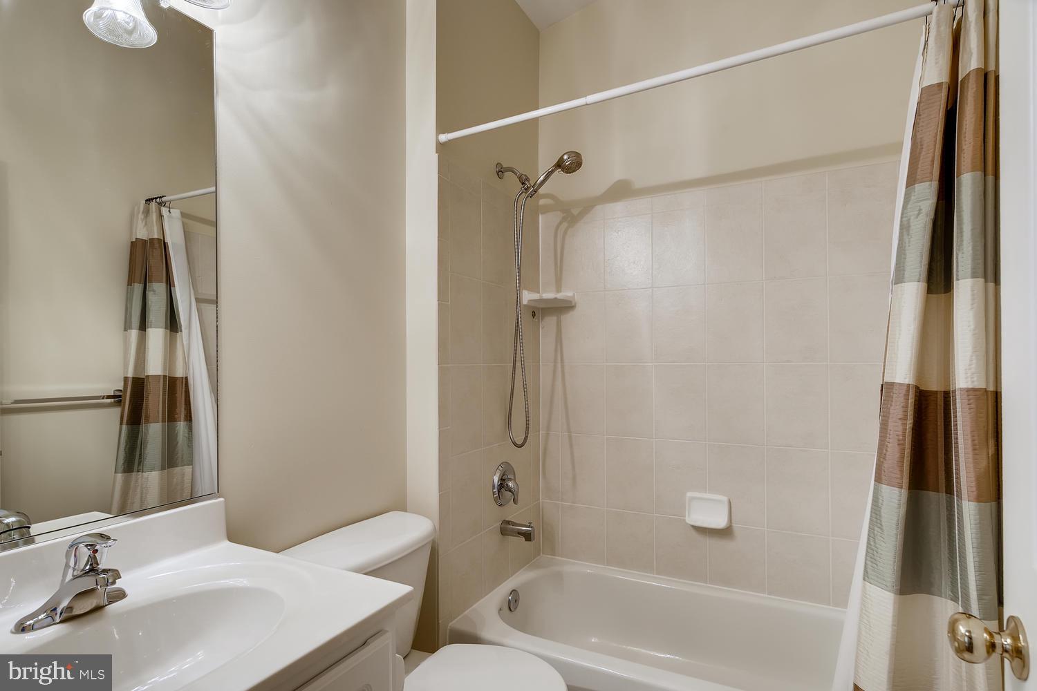 641 Hollywood Road Severna Park, MD 21146 - Photo 17 of 33 Hall Bathroom