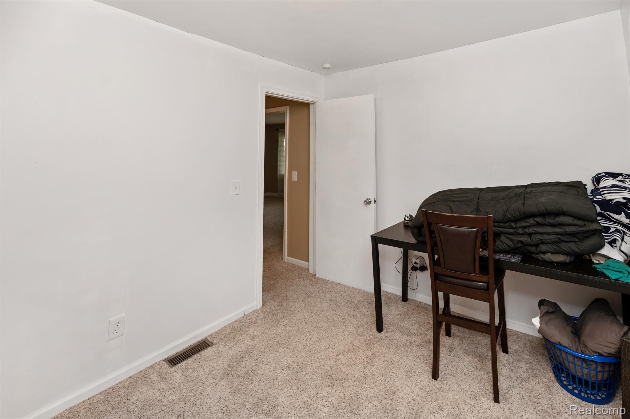3665 Stephens Road Warren, MI 48091 - Photo 13 of 35 Gallery Image 13