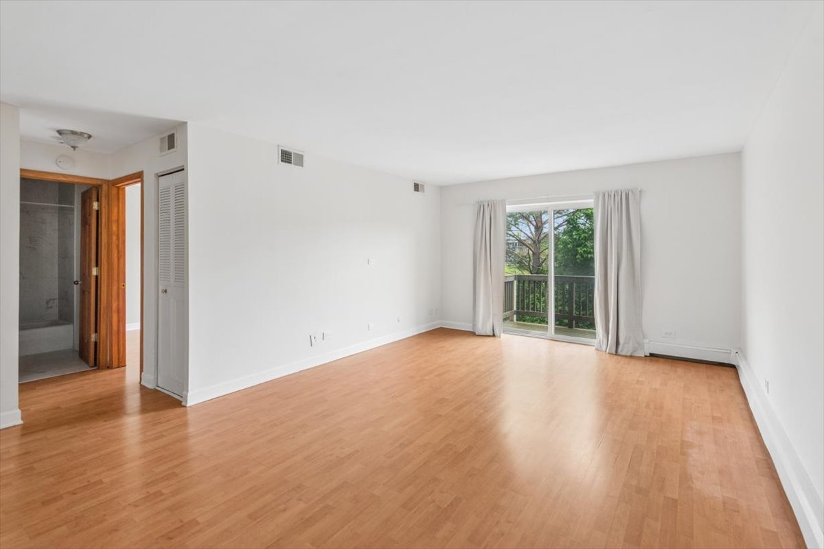 8232 Niles Center Road, Unit 214 Skokie, IL 60077 - Photo 4 of 20