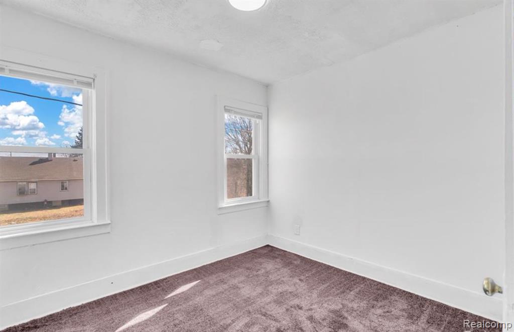 5573 Montclair Street Detroit, MI 48213 - Photo 34 of 40