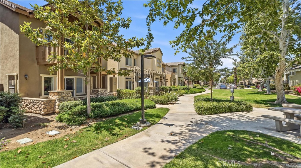 6360 Manzanita Way Riverside, CA 92504 - Photo 3 of 58