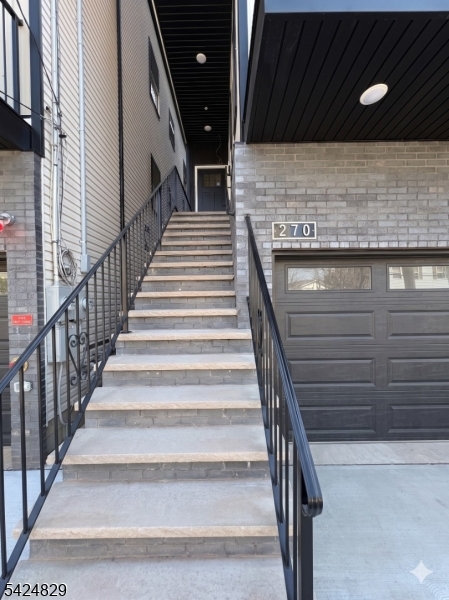 262 Hunterdon Street, Unit 1 Newark, NJ 07103 - Photo 31 of 31 a view of entryway