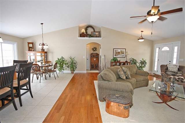 1321 Santa Fe Road Washington, IL 61571 - Photo 6 of 15 Gallery Image 6
