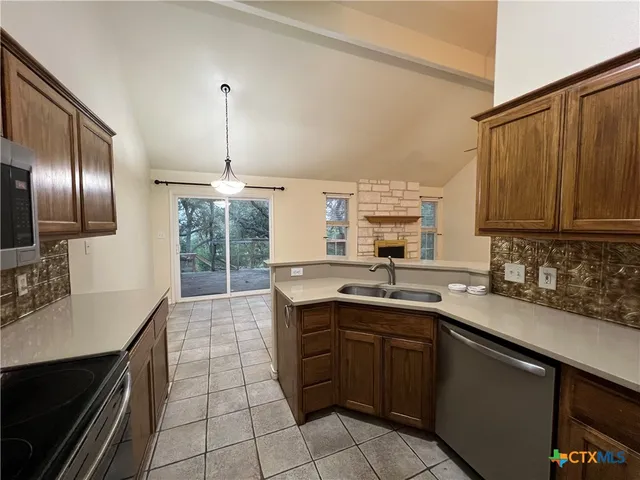 a view of a livingroom with furniture