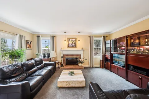 $457,900 | 388 Narragansett Court, Crystal Lake, IL 60012