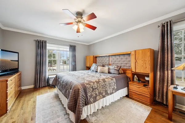 $457,900 | 388 Narragansett Court, Crystal Lake, IL 60012