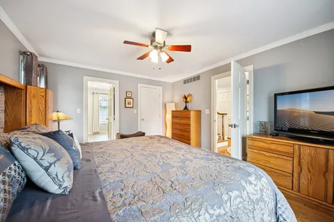 $457,900 | 388 Narragansett Court, Crystal Lake, IL 60012