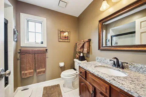 $457,900 | 388 Narragansett Court, Crystal Lake, IL 60012