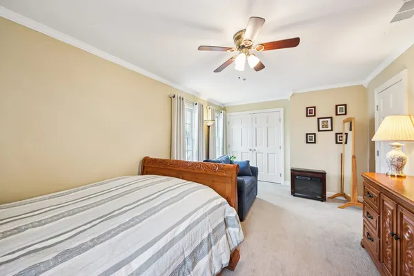 $457,900 | 388 Narragansett Court, Crystal Lake, IL 60012