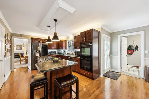 $457,900 | 388 Narragansett Court, Crystal Lake, IL 60012