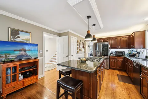 $457,900 | 388 Narragansett Court, Crystal Lake, IL 60012