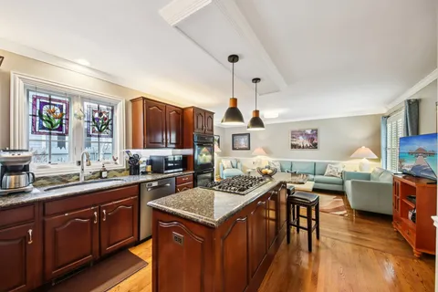 $457,900 | 388 Narragansett Court, Crystal Lake, IL 60012