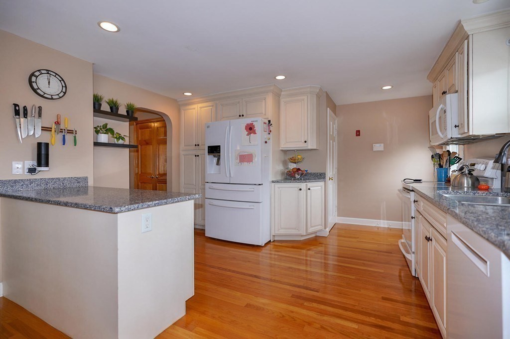 19 Rahway Road Burlington, MA 01803 - Photo 7 of 21 Gallery Image 7