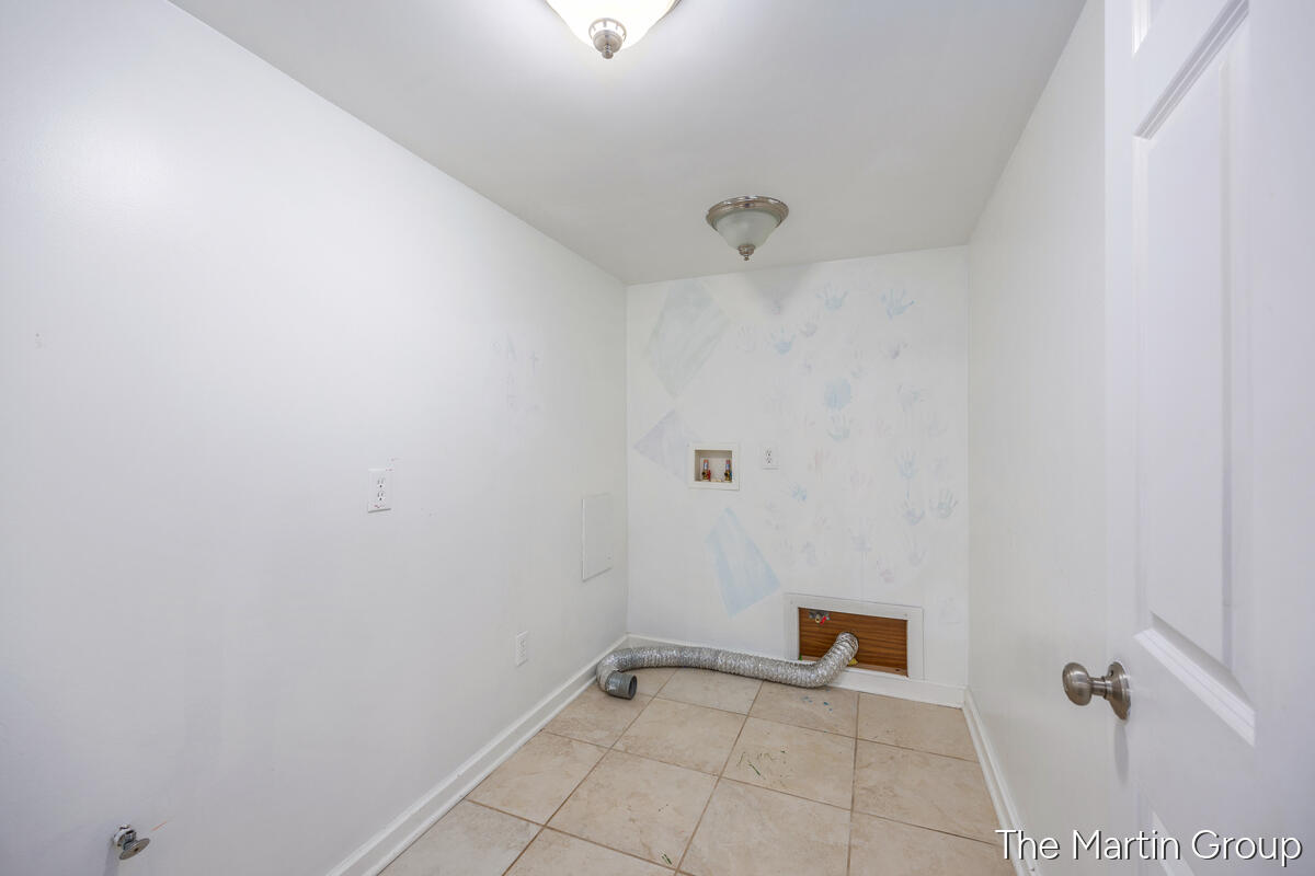 6610 Riga Avenue Northeast Rockford, MI 49341 - Photo 34 of 50 Apartment Laundry room