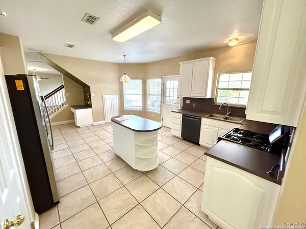 $2,499 | 215 River Bluff, Castroville, TX 78009