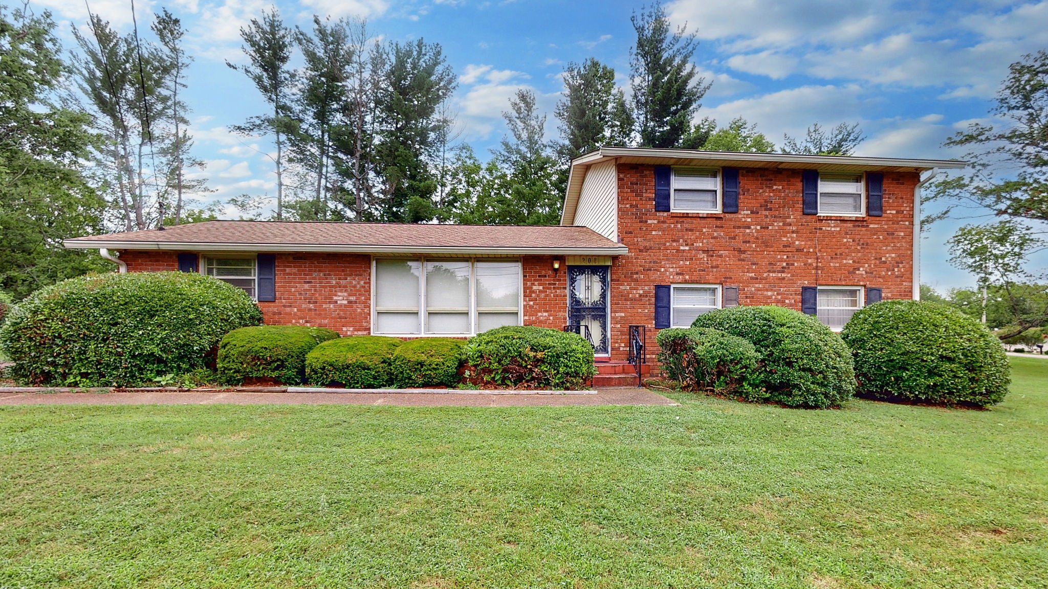 208 Edgebrook Road Goodlettsville, TN 37072 - Photo 1 of 43 Gallery Image 1