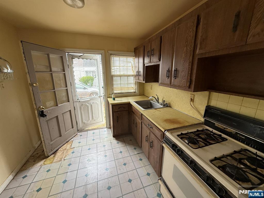 145 Beech Street Belleville, NJ 07109 - Photo 4 of 13