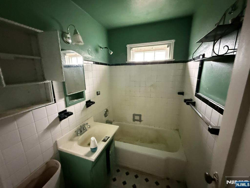 145 Beech Street Belleville, NJ 07109 - Photo 10 of 13