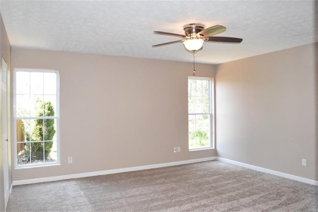 300 Benjamin Lane Waterloo, IL 62298 - Photo 11 of 25 Gallery Image 11