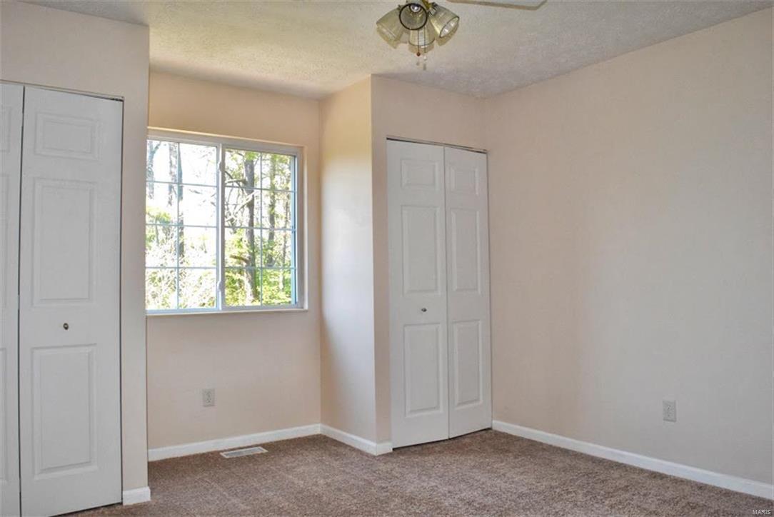 300 Benjamin Lane Waterloo, IL 62298 - Photo 13 of 25 Gallery Image 13