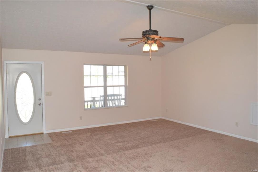 300 Benjamin Lane Waterloo, IL 62298 - Photo 17 of 25 Gallery Image 17