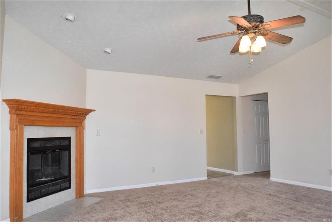 300 Benjamin Lane Waterloo, IL 62298 - Photo 18 of 25 Gallery Image 18