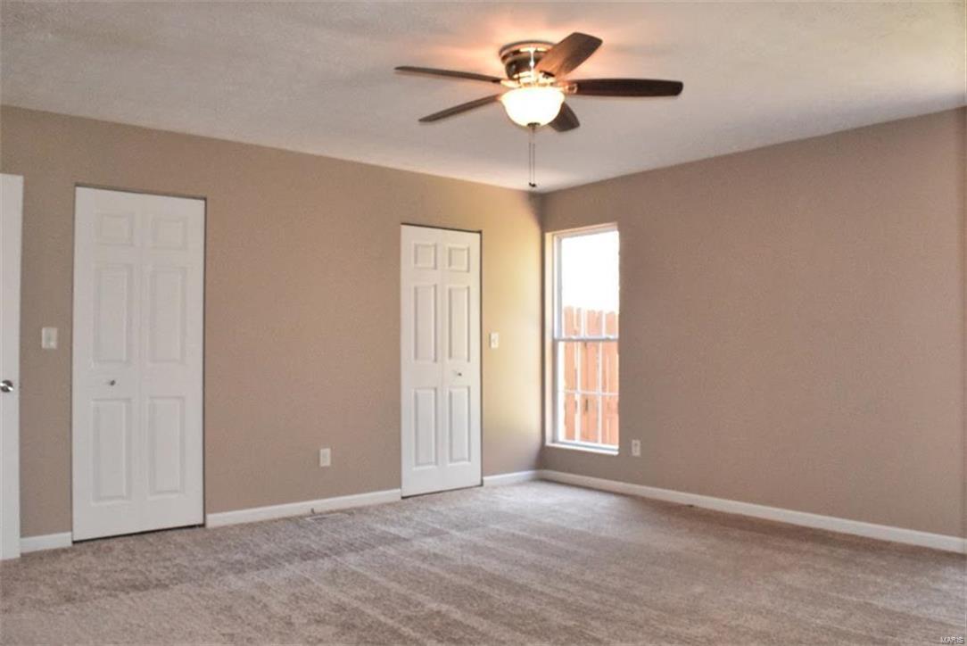 300 Benjamin Lane Waterloo, IL 62298 - Photo 8 of 25 Gallery Image 8