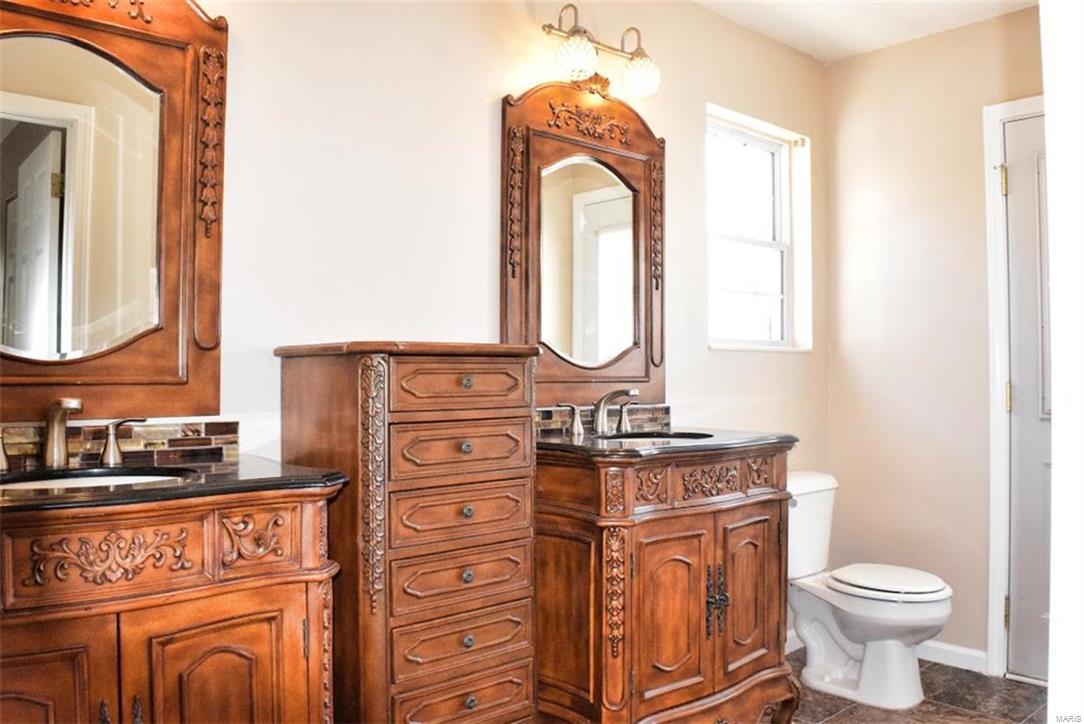 300 Benjamin Lane Waterloo, IL 62298 - Photo 9 of 25 Gallery Image 9