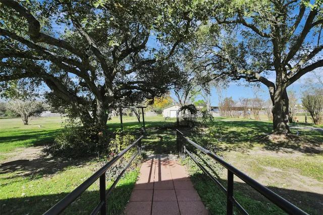 $399,000 | 1523 East Morris Street, Madisonville, TX 77864