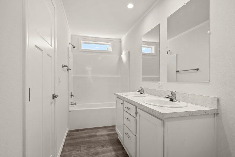 6850 Downing Road, Unit SPC 11 Central Point, OR 97502 - Photo 8 of 18 a bathroom with a sink a toilet and shower