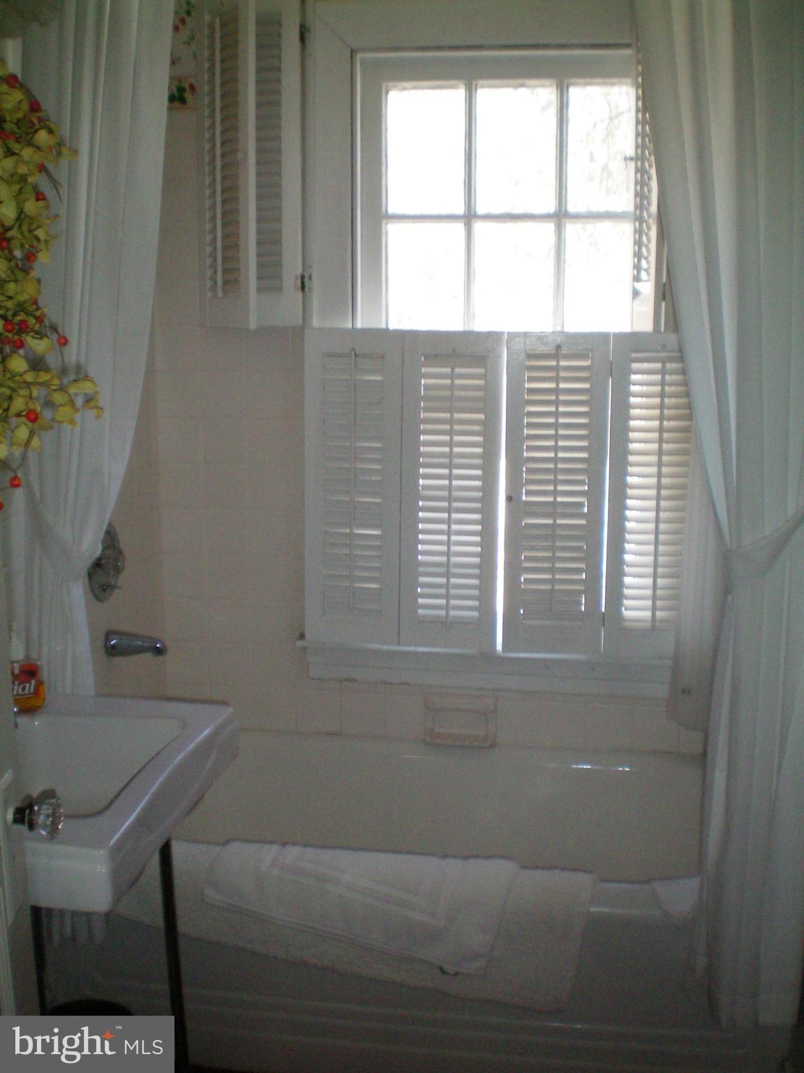 5085 Solomons Island Road Lothian, MD 20711 - Photo 14 of 23 Bath