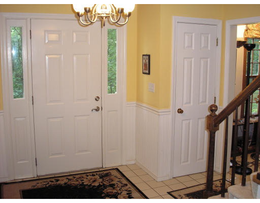 147 Parker Road Framingham, MA 01702 - Photo 6 of 12 a view of a bathroom