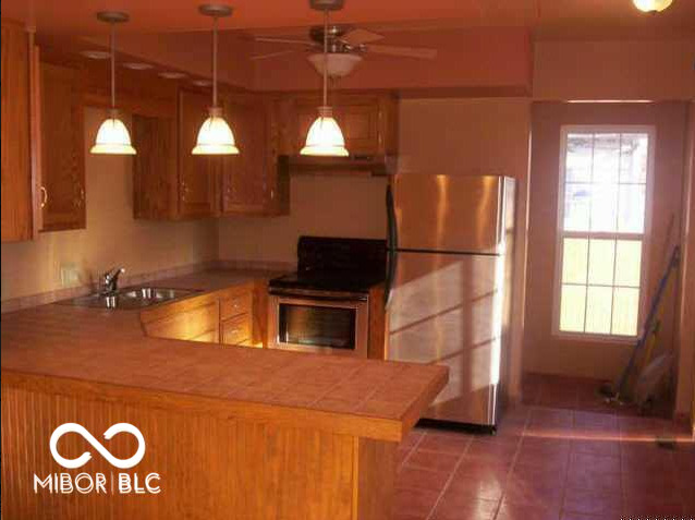 817 West 5th Street Anderson, IN 46016 - Photo 3 of 4