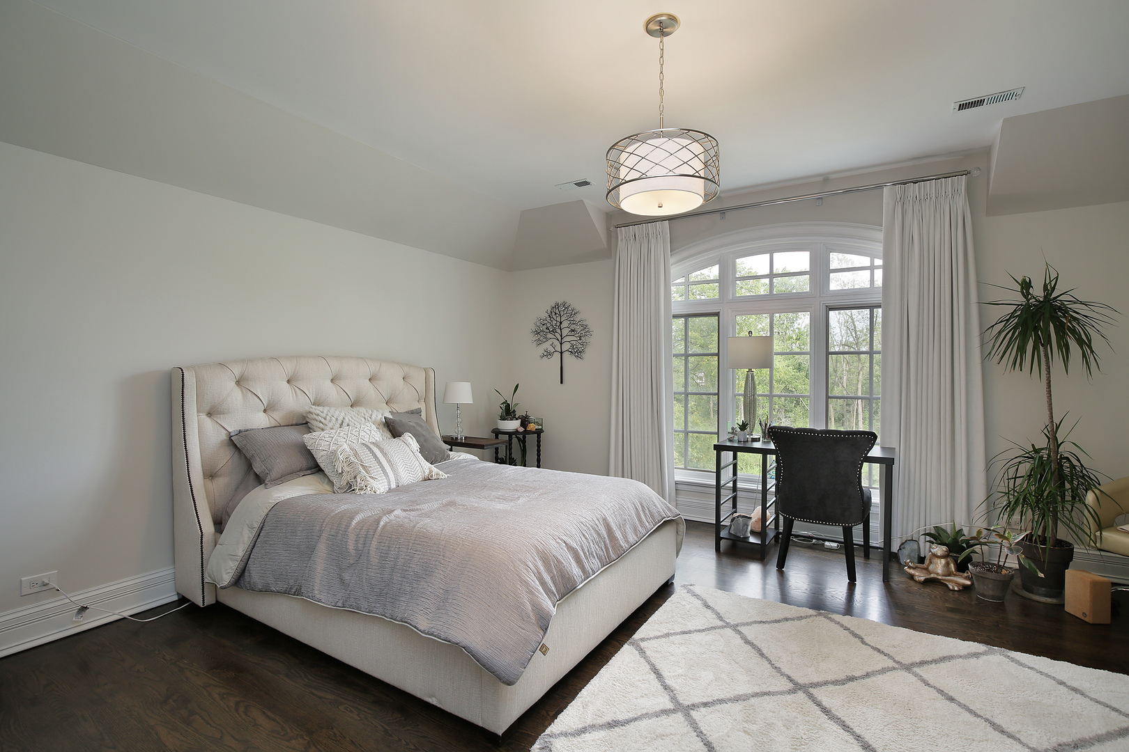 500 Voltz Road Northbrook, IL 60062 - Photo 19 of 35 a bedroom with bed and a table