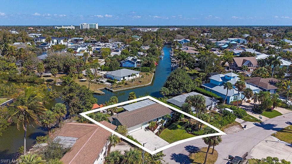 3165 Lakeview Drive Naples, FL 34112 - Photo 17 of 20