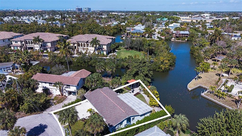 3165 Lakeview Drive Naples, FL 34112 - Photo 18 of 20
