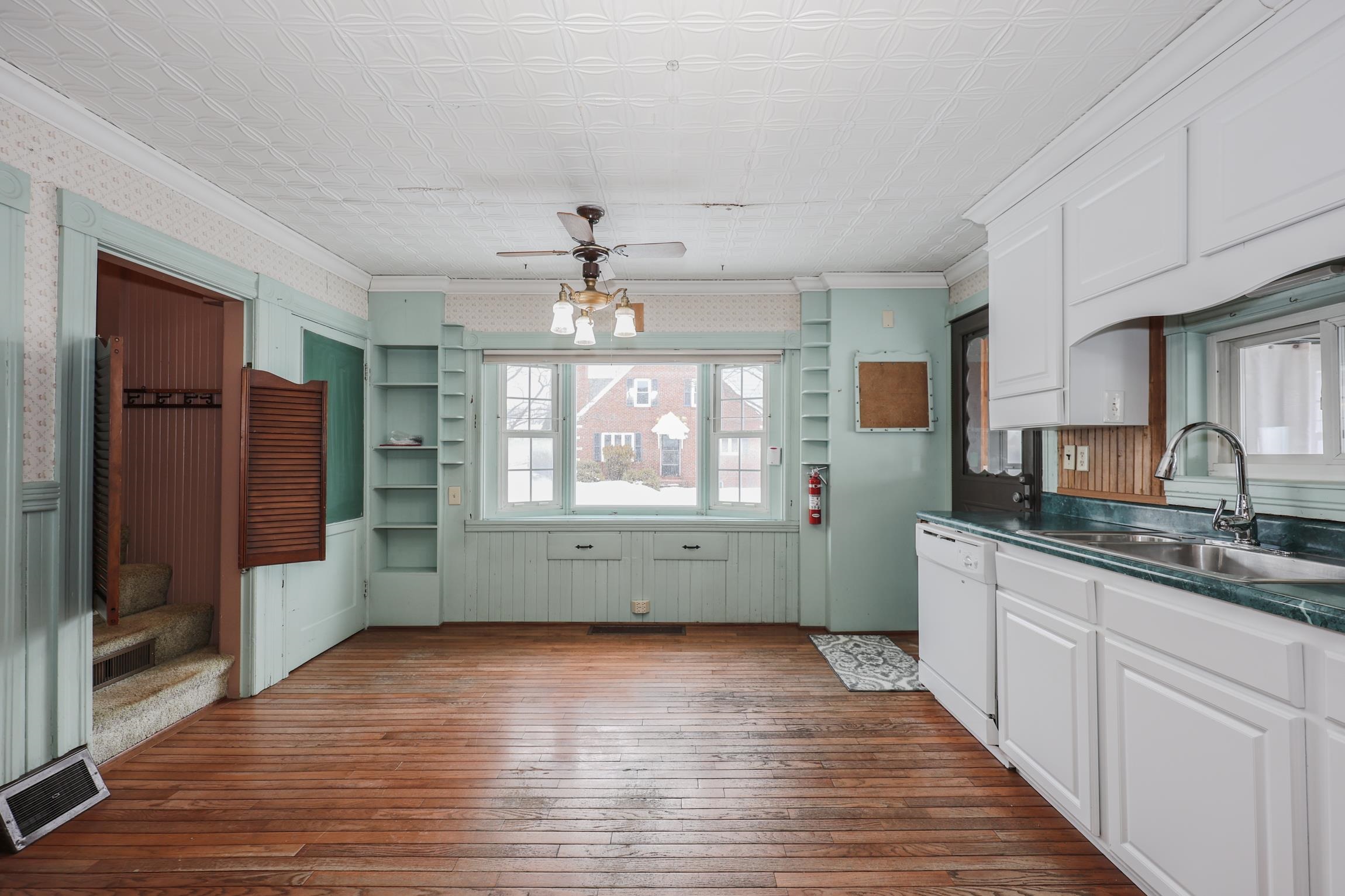 145 Candia Road Manchester, NH 03109 - Photo 12 of 44 Gallery Image 12