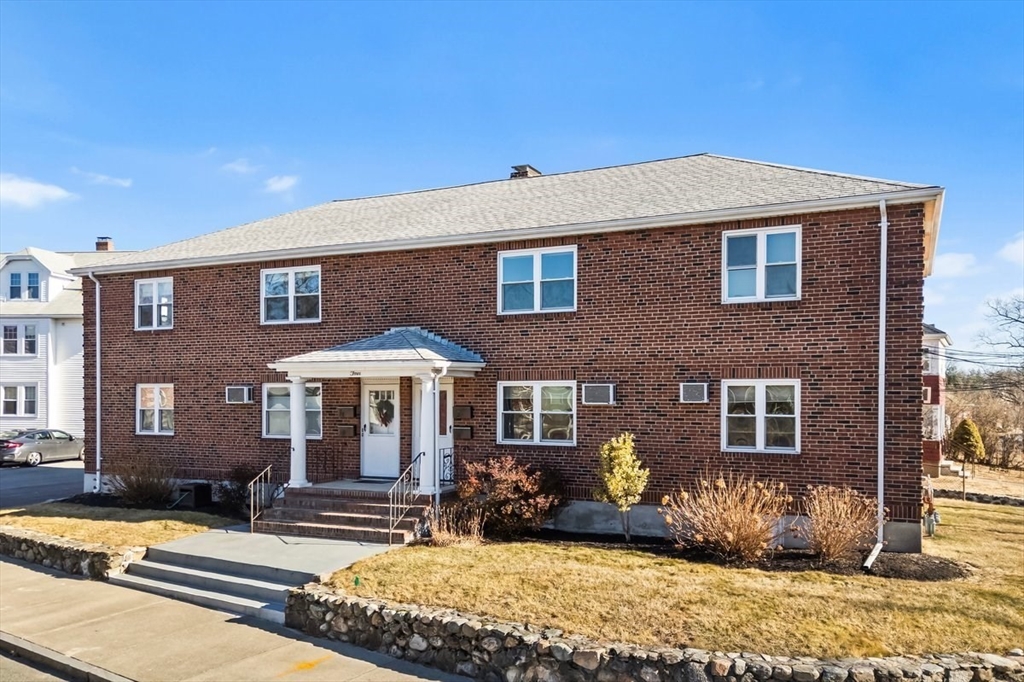 3 Amory Road, Unit 1 Waltham, MA 02453 - Photo 3 of 33 Gallery Image 3