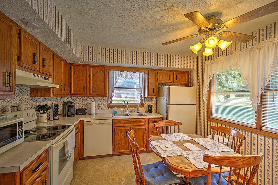 1551 West Pershing Road Decatur, IL 62526 - Photo 13 of 22 Gallery Image 13