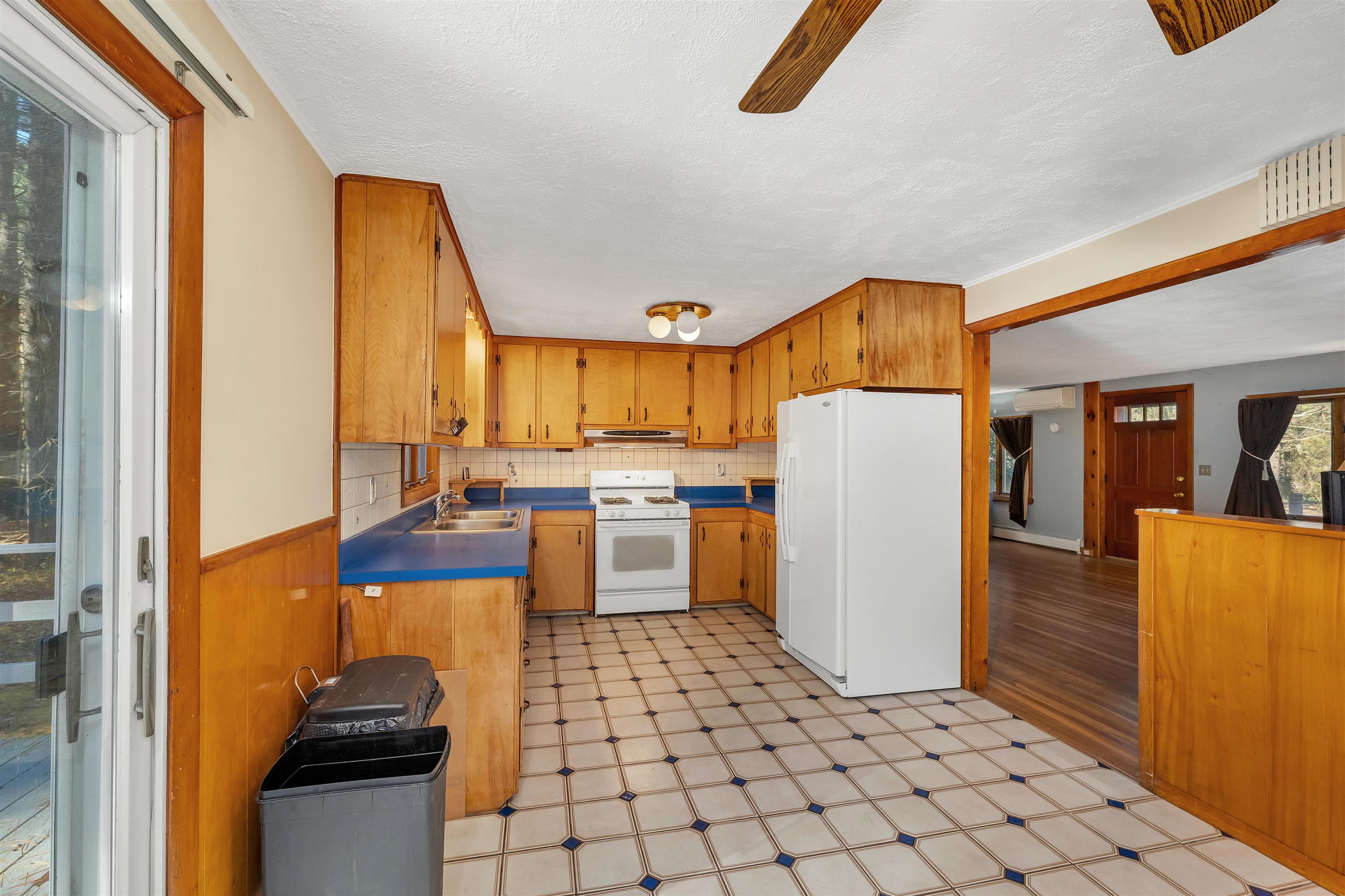 23 Bartlett Street Kingston, NH 03848 - Photo 35 of 40