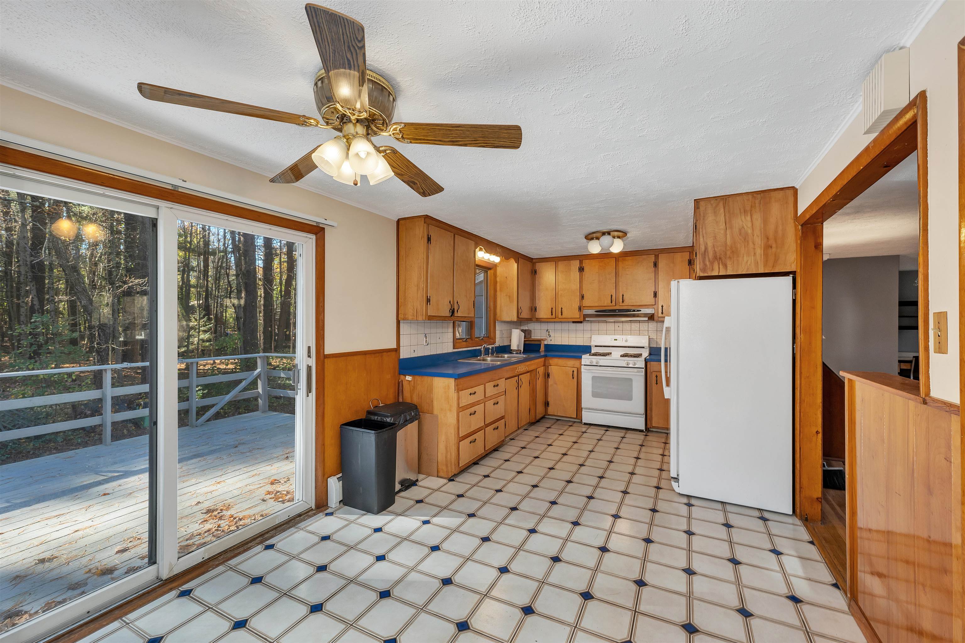 23 Bartlett Street Kingston, NH 03848 - Photo 36 of 40