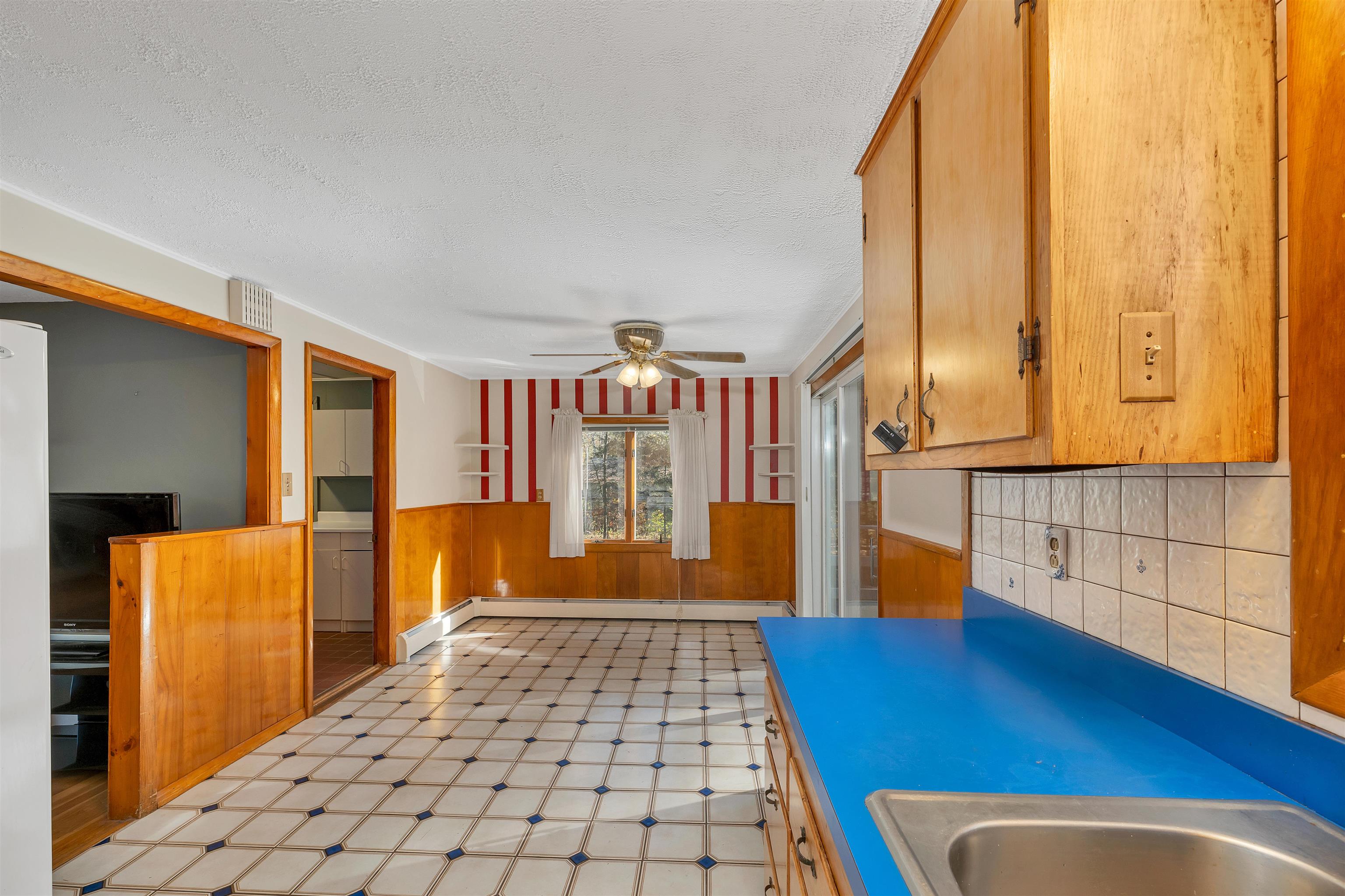 23 Bartlett Street Kingston, NH 03848 - Photo 39 of 40